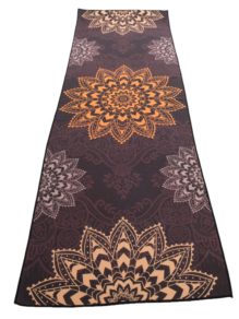 A Super Absorbent Non Slip Yoga Towel with silicone dots on the reverse that help prevent slipping no matter how much you move or sweat.