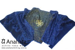 A Super Absorbent Non Slip Yoga Towel with silicone dots on the reverse that help prevent slipping no matter how much you move or sweat.